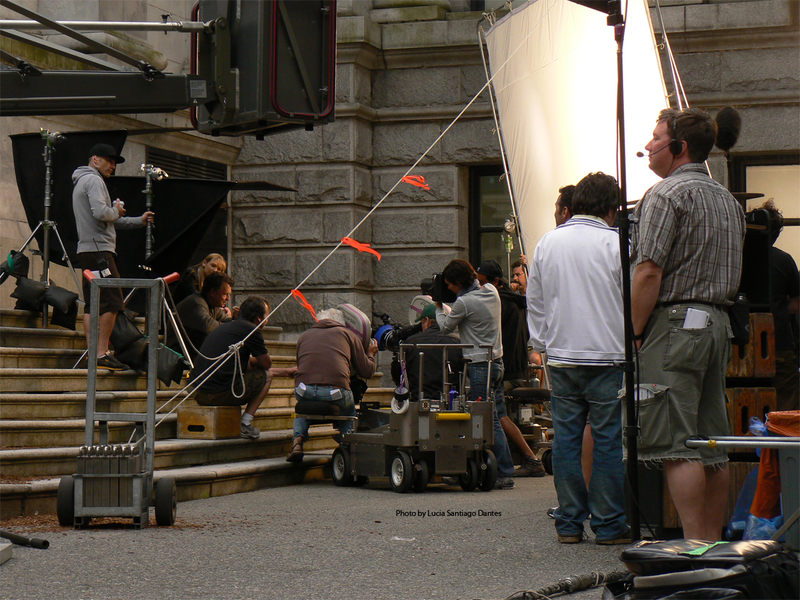 Illustration for article titled Fringe Set Pics